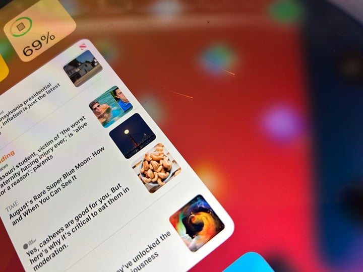 Apple iPad Pro 12.9"" Screen (4th Gen.) w/ Magnetic Apple Keyboard 6P93