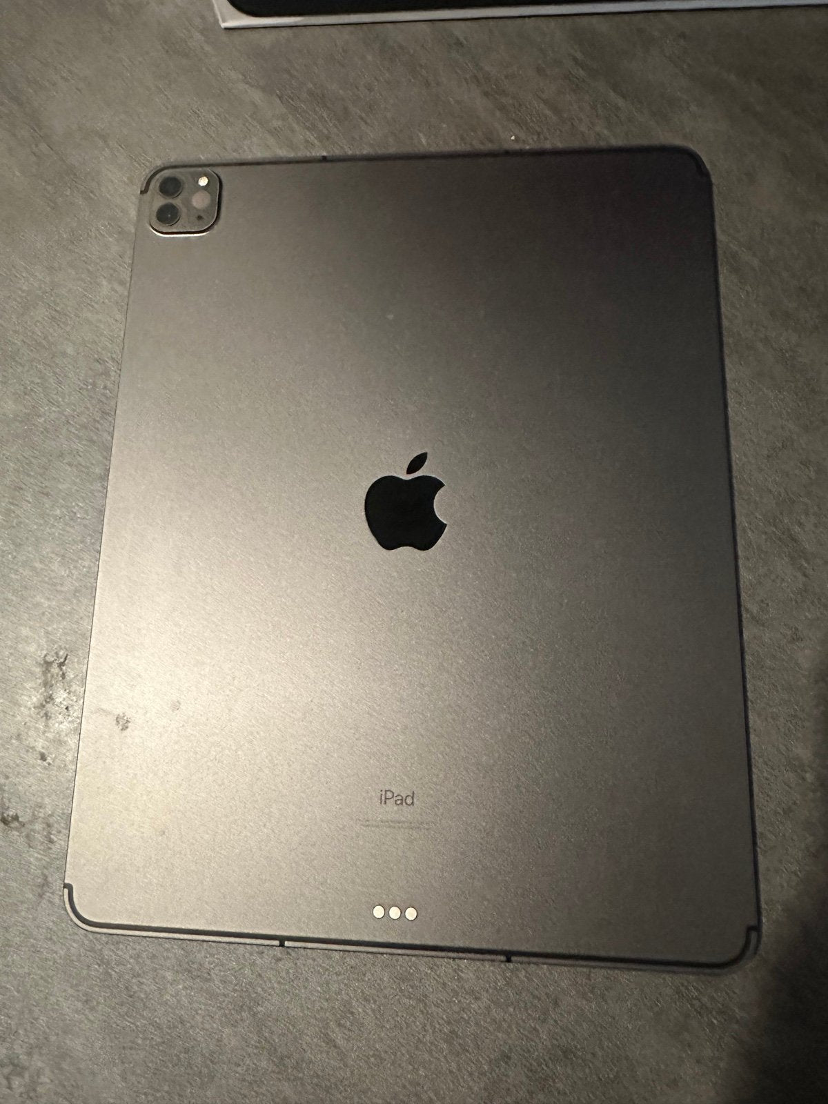 iPad Pro 12.9 inch 256GB (5th Generation) Wi-Fi + Cellular *Unlocked includes Sp 9K88