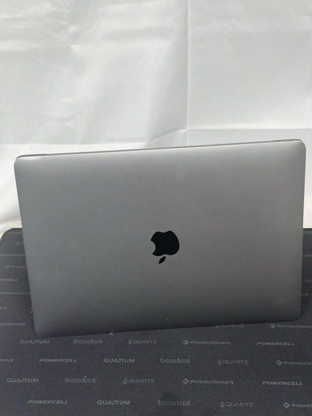 Apple Macbook Pro 13in.  M1 3.2 GHz  512GB SSD 16gb ram 5G78