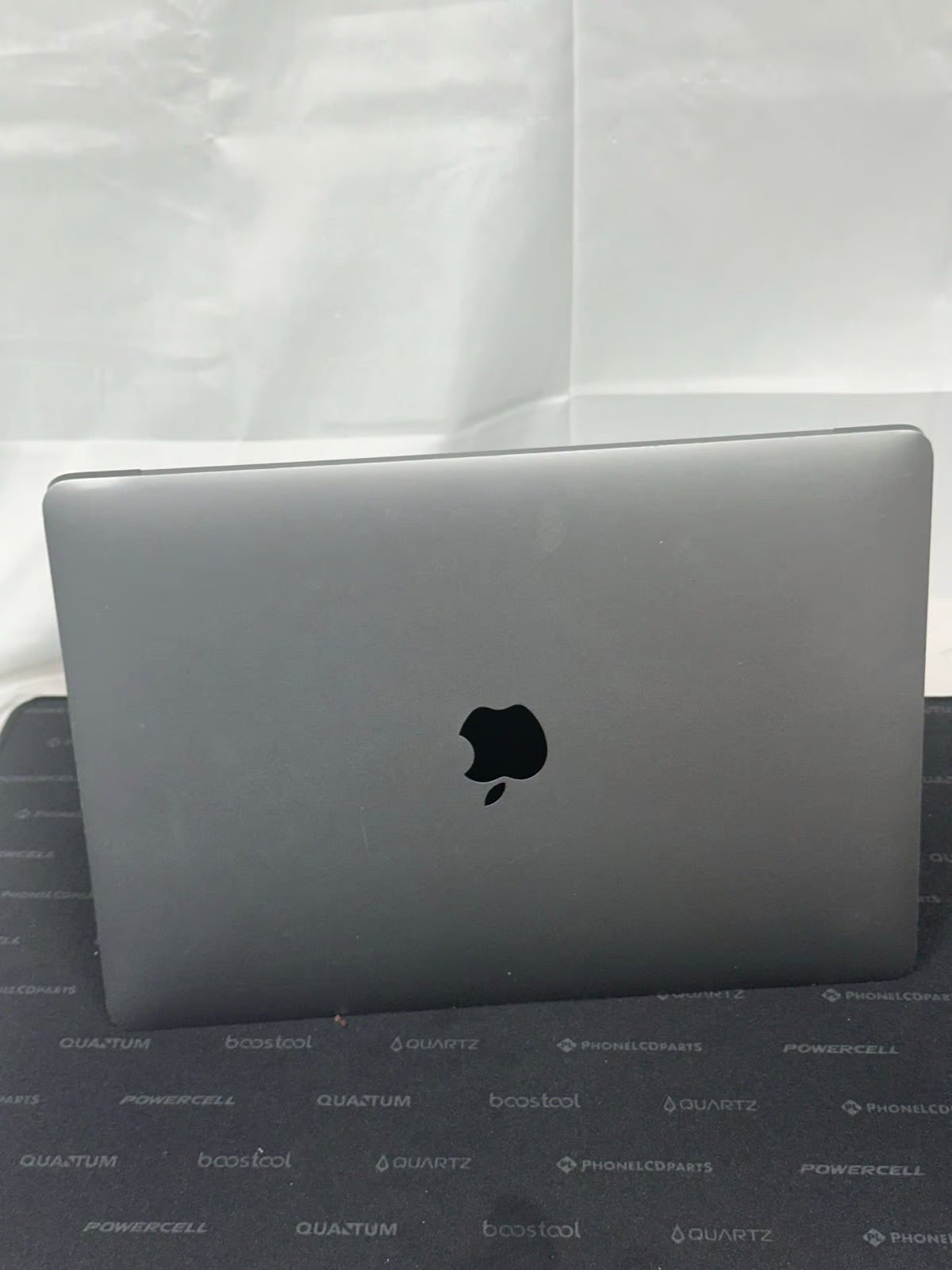 Apple Macbook Pro 13in.  M1 3.2 GHz  512GB SSD 16gb ram 5G78