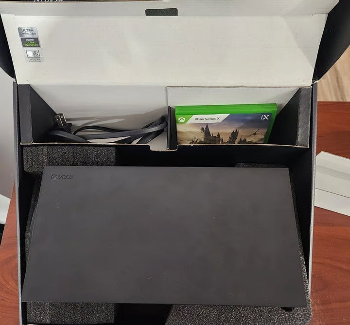 Xbox Series X console with Hogwart's Legacy game - Firm 8K39