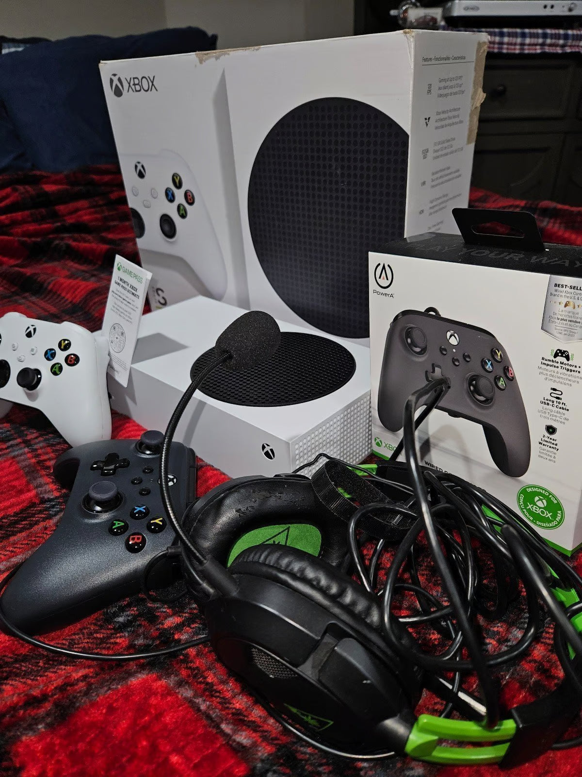 Xbox Series S All-Digital Console Bundle w/ 1 Month of Game Pass Ultimate 9E53