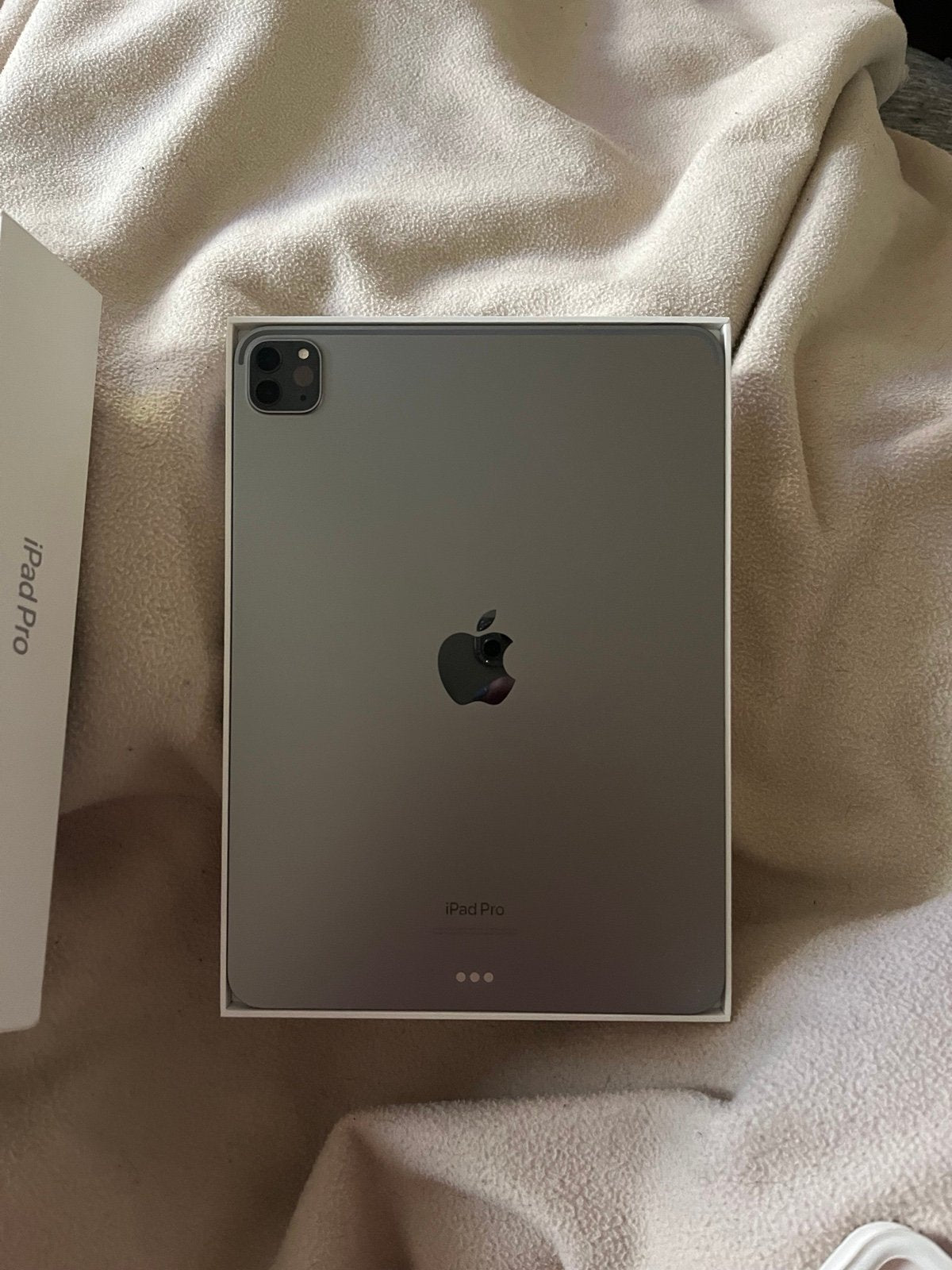 iPad Pro 11-inch 4th generation 128 GB 5G65