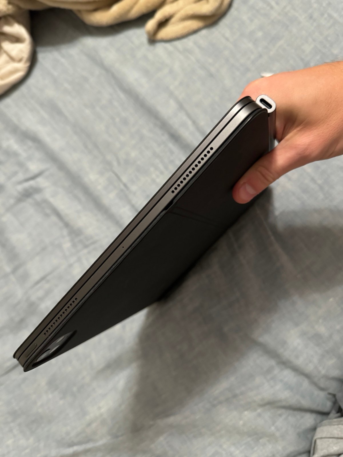 Apple iPad Pro 2024 M4 13�?256gb WiFi Model with Magic Keyboard and Apple Pencil 2P77