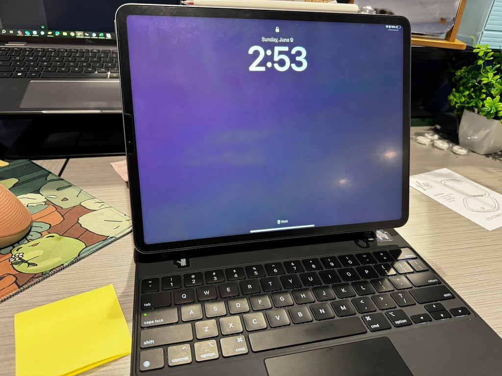 BUNDLE! Apple iPad Pro 6th Generation with Magic Keyboard and Apple Pencil 2 9X98