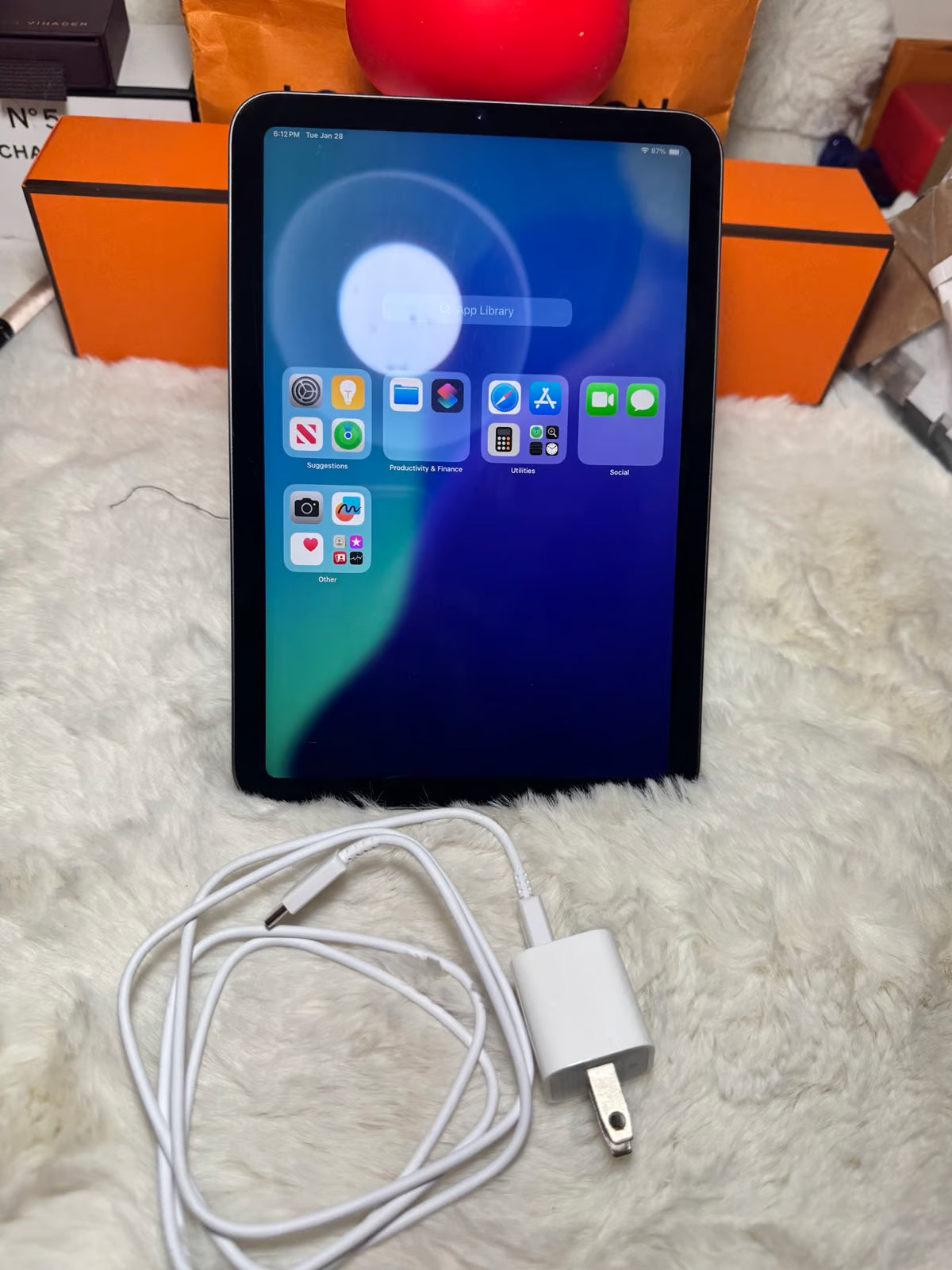 Apple iPad Mini (6th Gen)  64GB 2O35