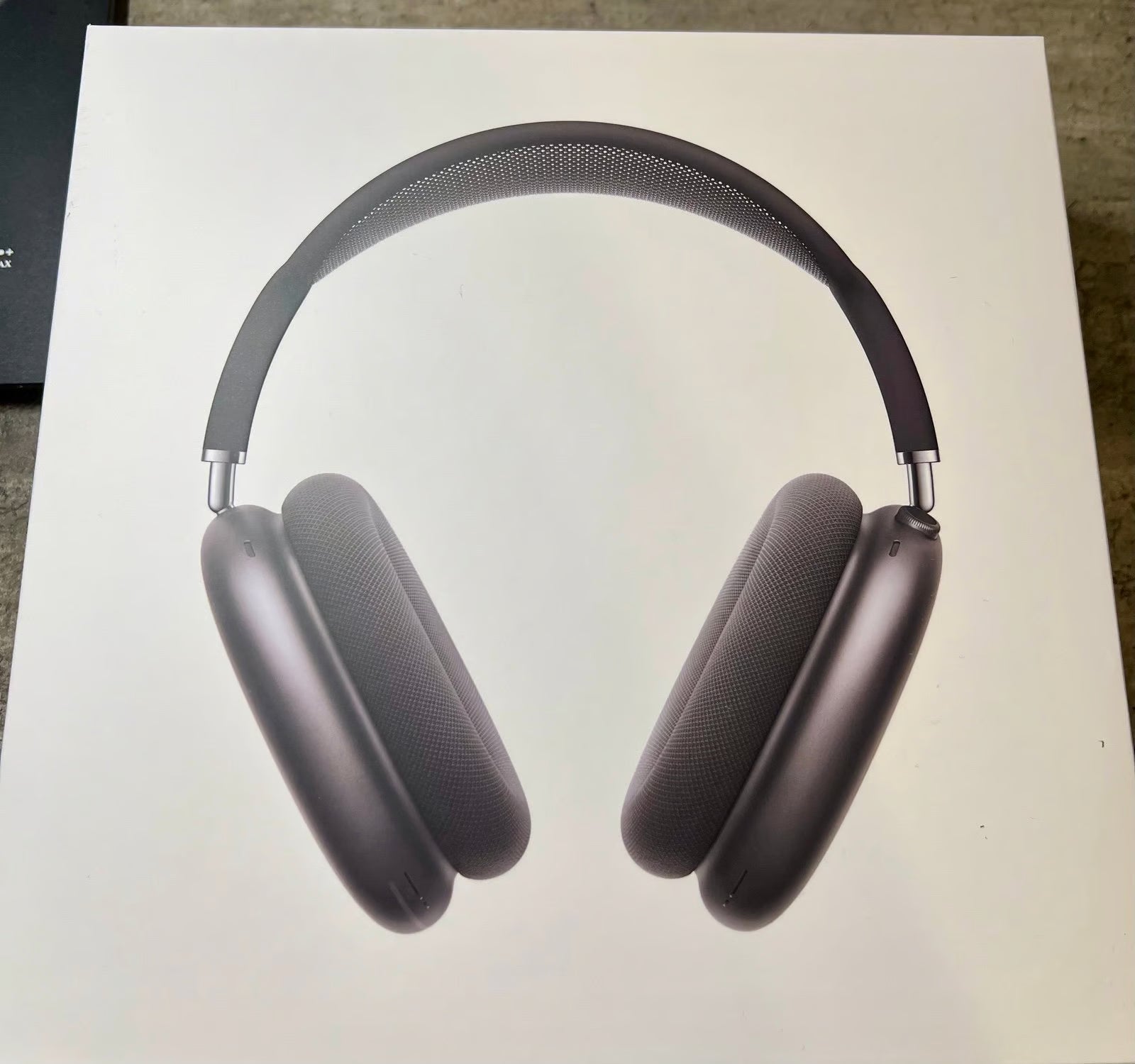 Apple AirPods Max in Space Gray 2T56