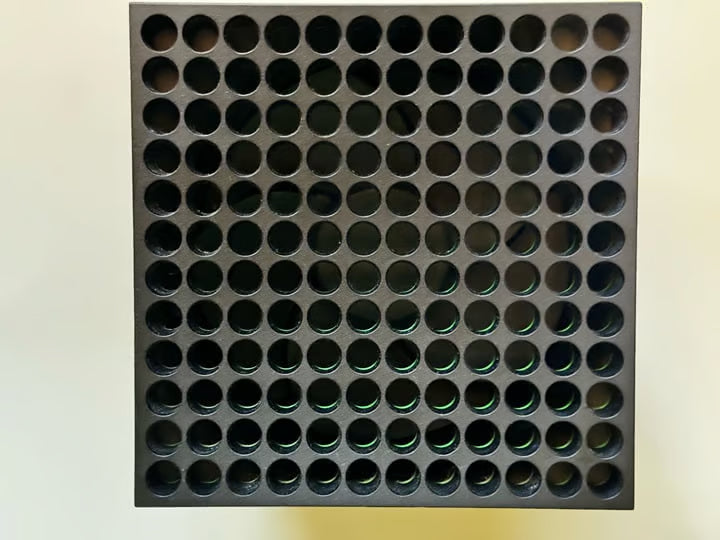 Xbox series x console & Controller 8U57