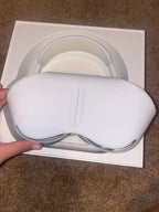 Apple AirPods Max in Silver 2H39