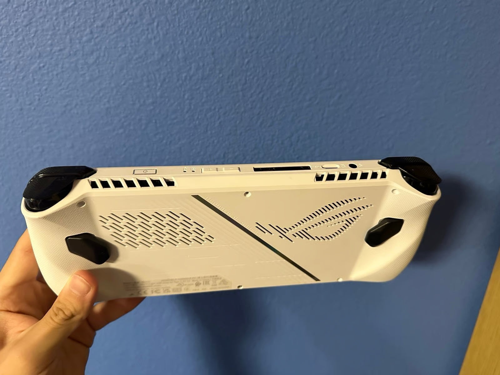 512 GB ASUS ROG Ally Z1 Extreme 5D77