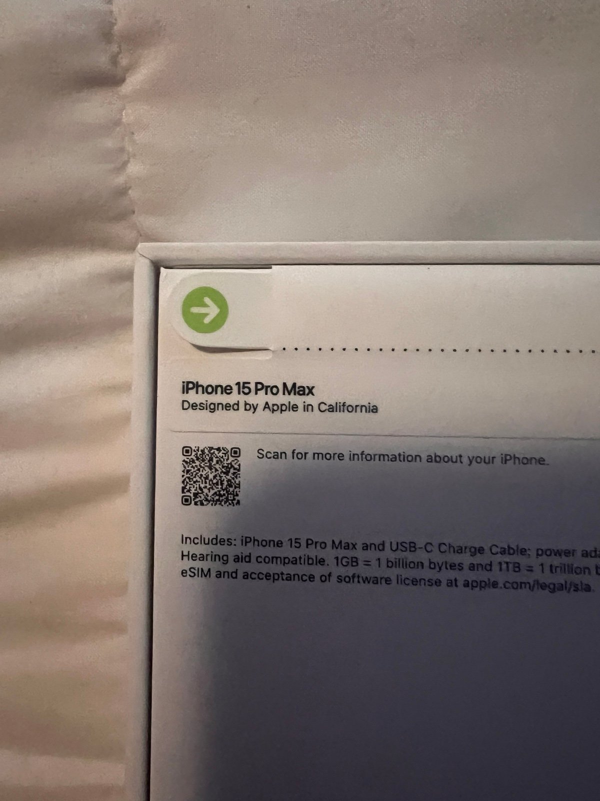 iPhone 15 Pro Max (Natural Titanium 256g) NIB Unlocked 5L68