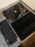 Apple MacBook Air with M2 chip 13-6 inch Bundle 2N32