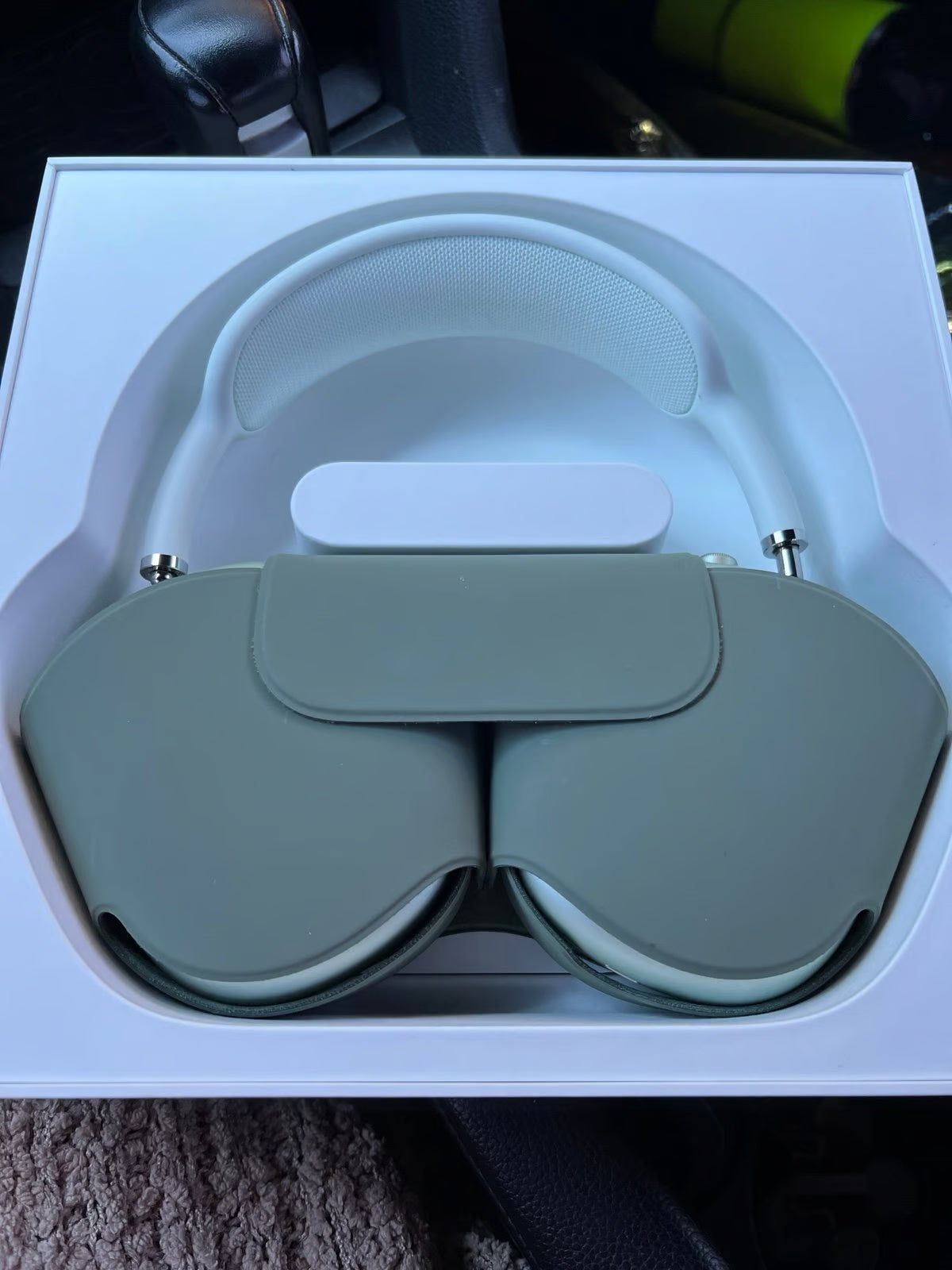 Apple AirPods Max in Green 7O37