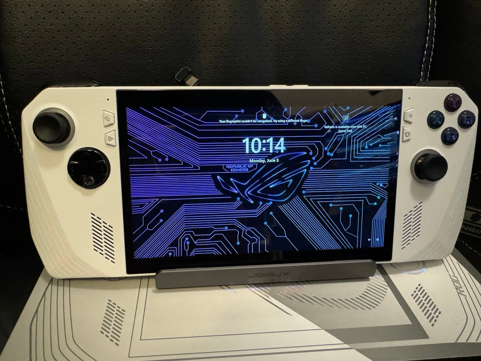 ASUS ROG Ally Z1 Extreme 512GB with JSAUX Dock and Screen Protector 1Z29