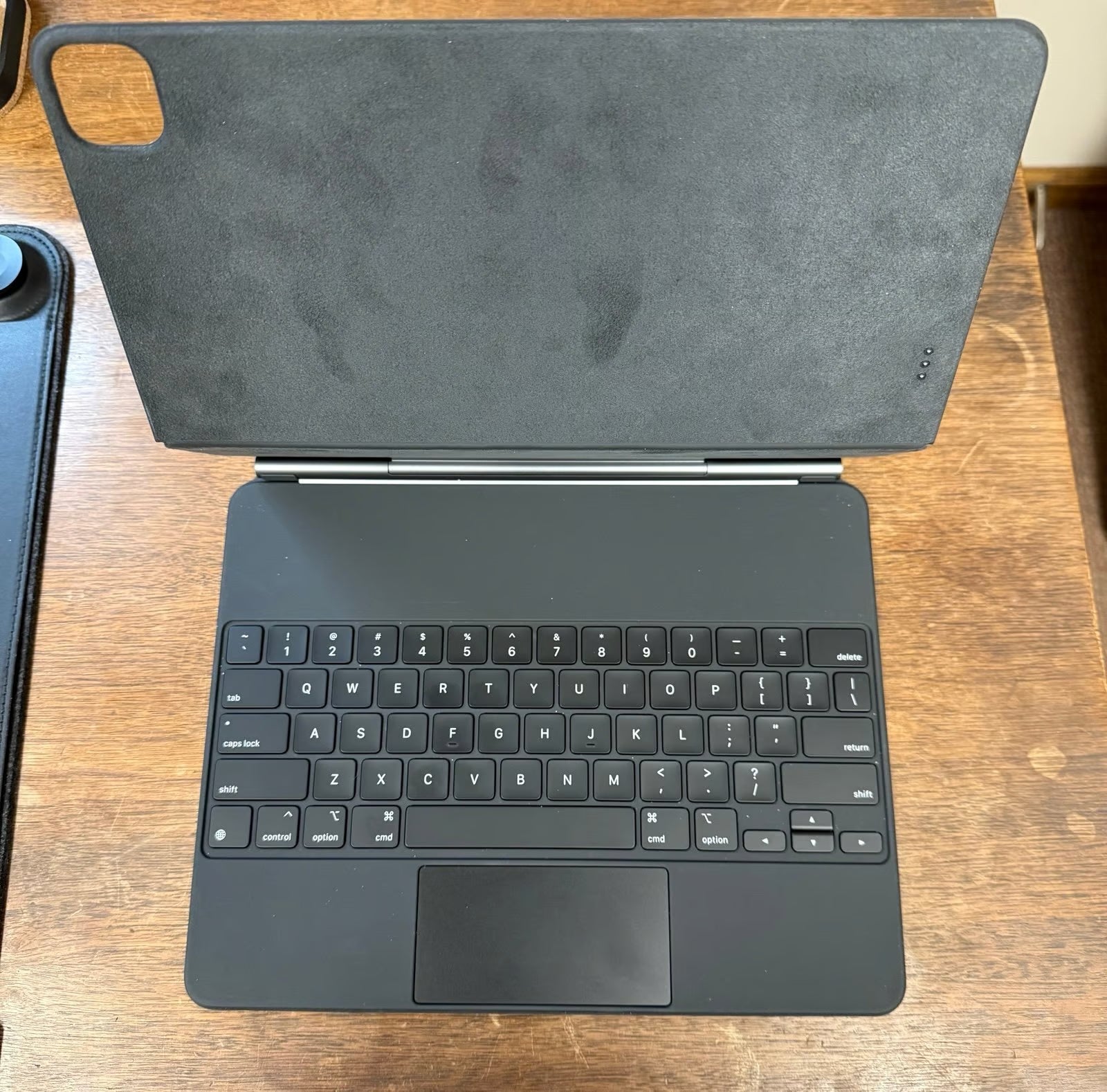 iPad Air 13�?M2- with Accessories 1L91