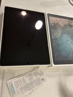 Apple iPad Pro 12.9�?Wifi + Cellular 256GB Space Gray Unlocked Apple Keyboard 3G51