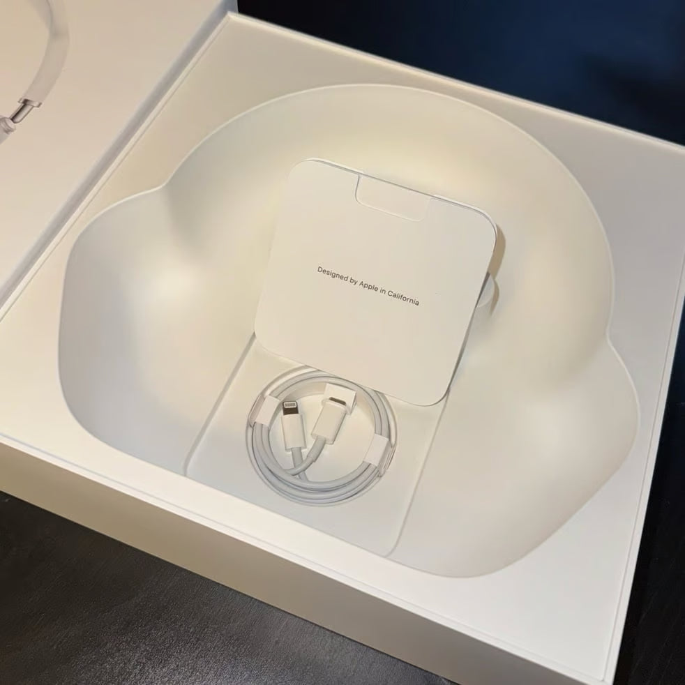 Like New Apple Airpods Max Silver 5Y53