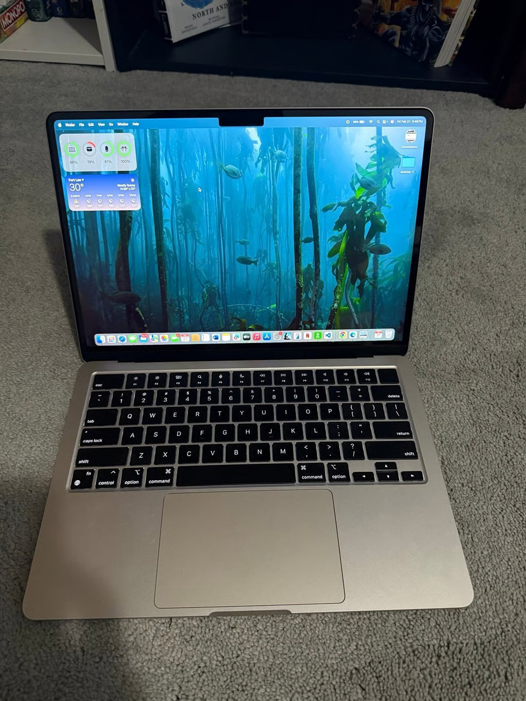 2024 Apple MacBook Air 13-inch M3 Chip 16GB RAM 256GB SSD Starlight 3S75
