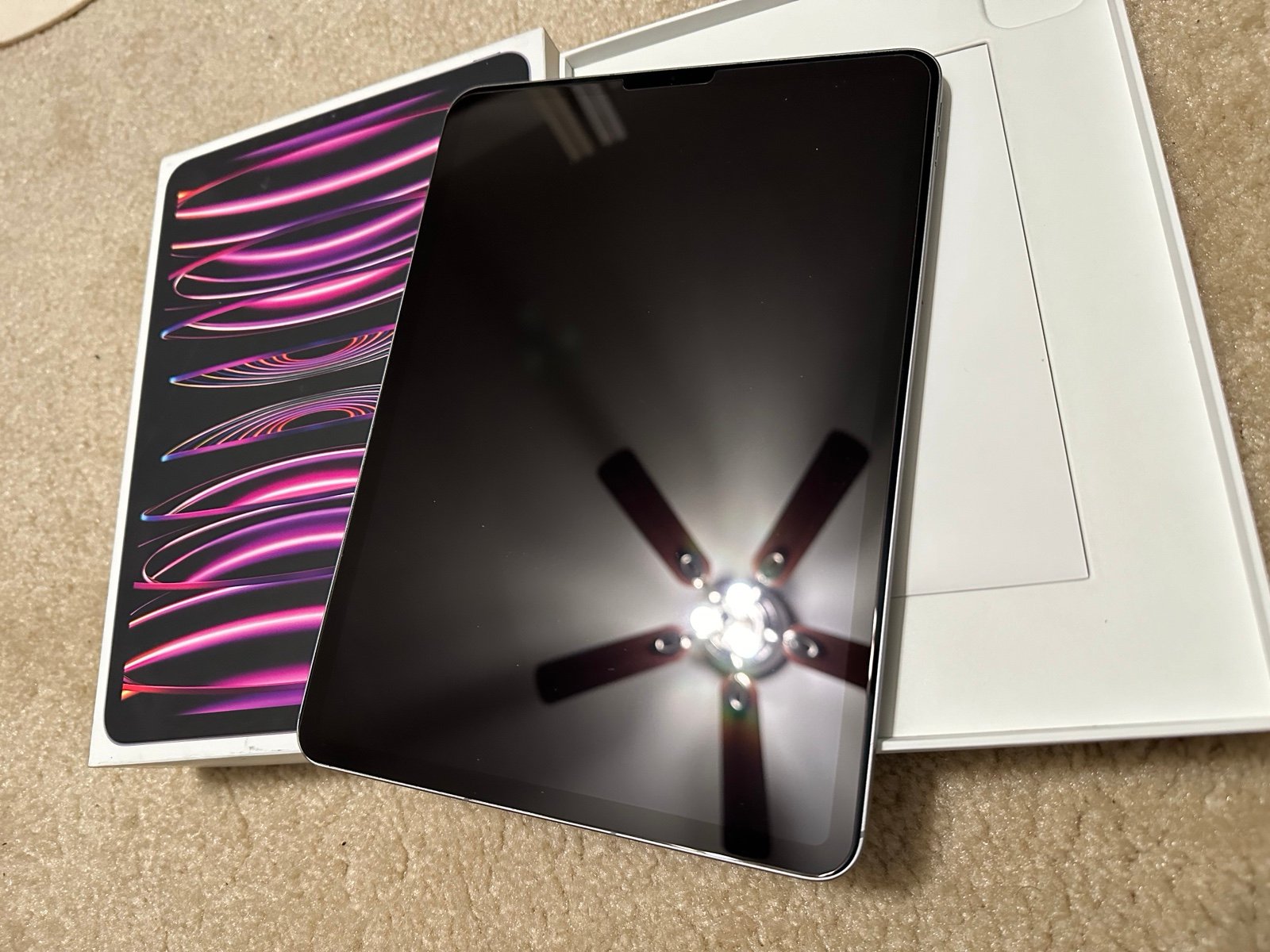 Apple iPad Pro 11�?4th Generation 1 TB in Space Gray 8Z37