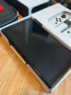 OLED Nintendo Switch LIKE NEW (+case) 7E18