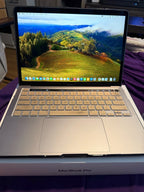 MacBook 8Z99