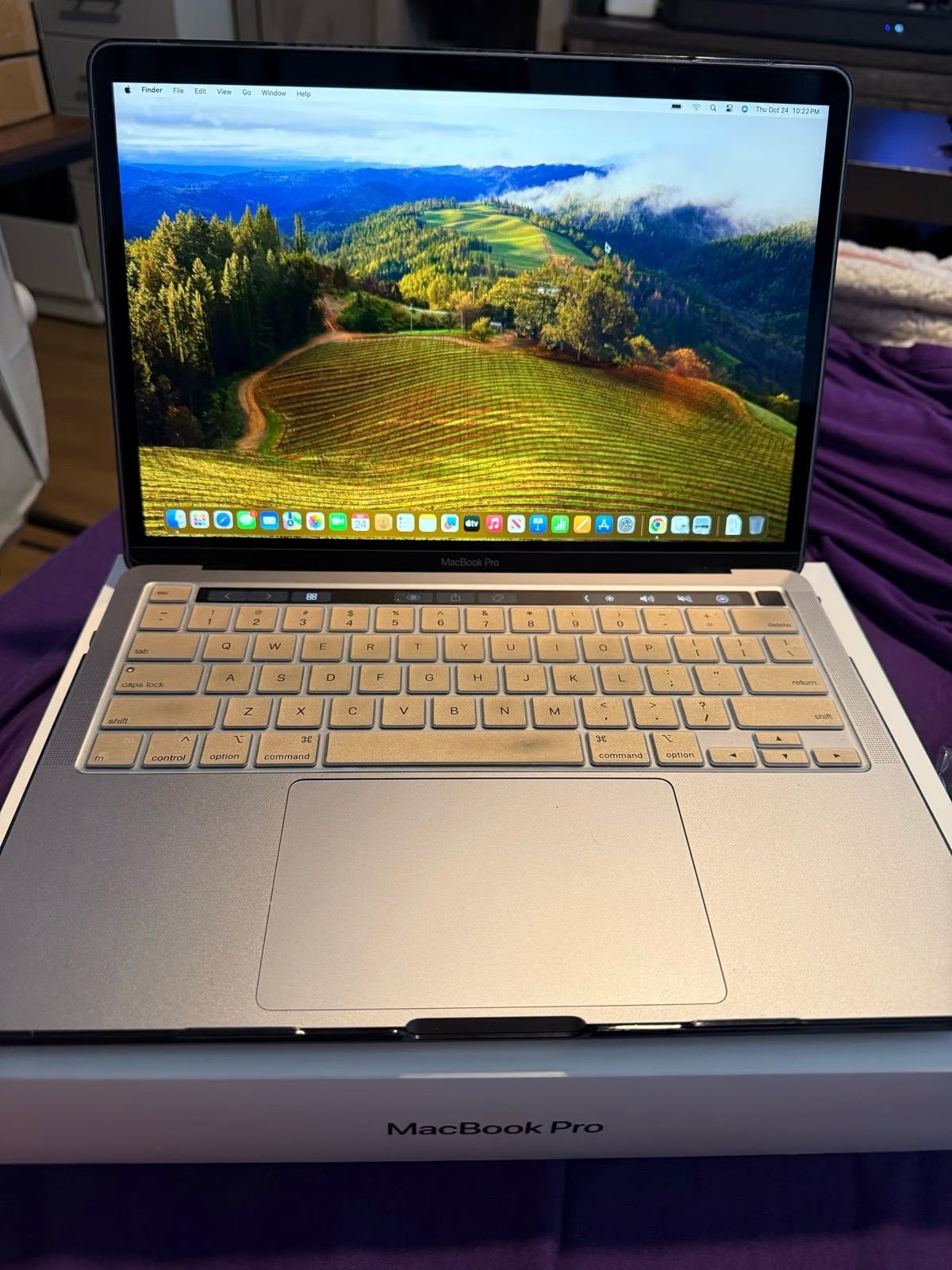 MacBook 8Z99