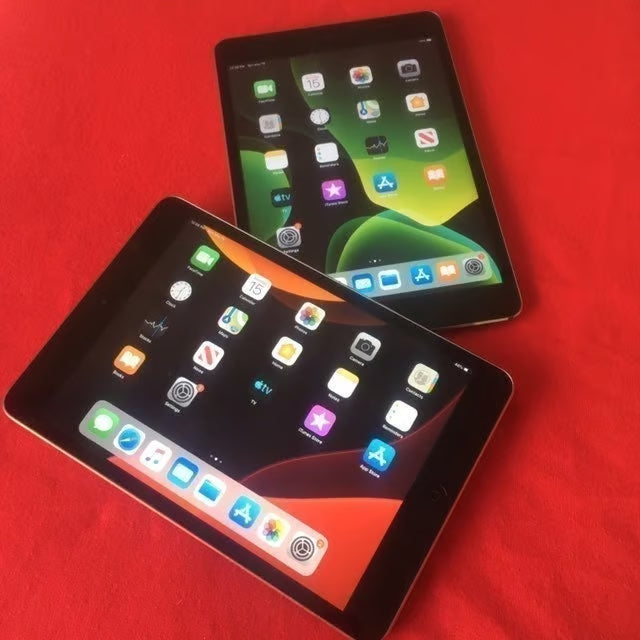 Set of TWO Apple iPad Mini 2 Black CLEAN 7K27