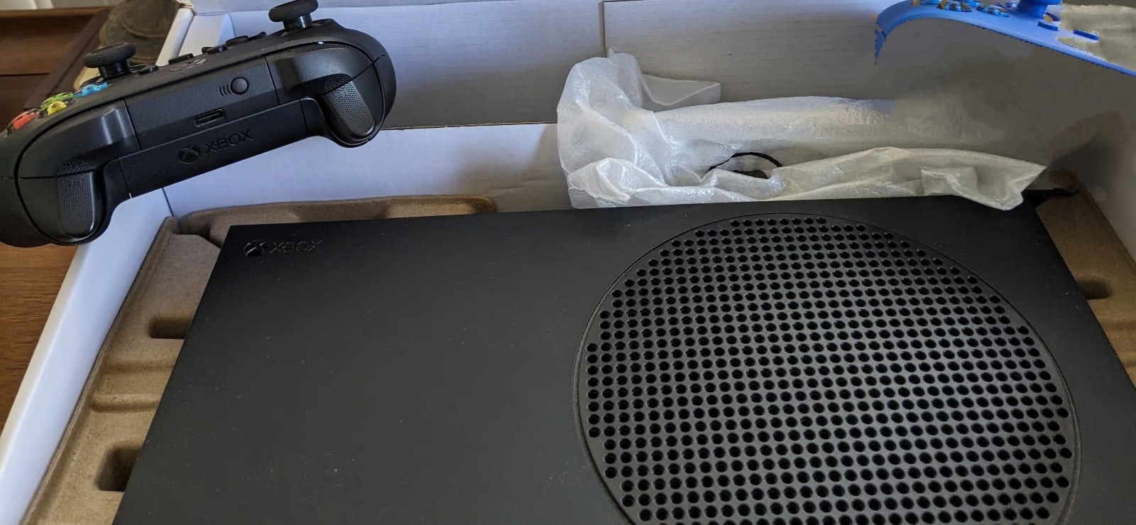 Xbox Series S 1tb Console and 1 Black Remote In Box 5M15