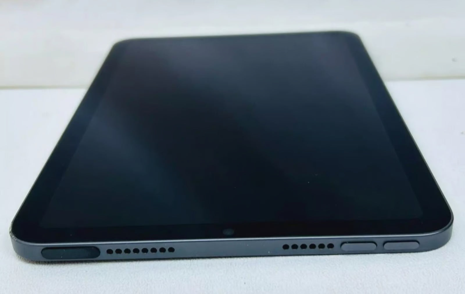 Apple iPad Mini 6th Generation 64gb WiFi space gray with case 6E29