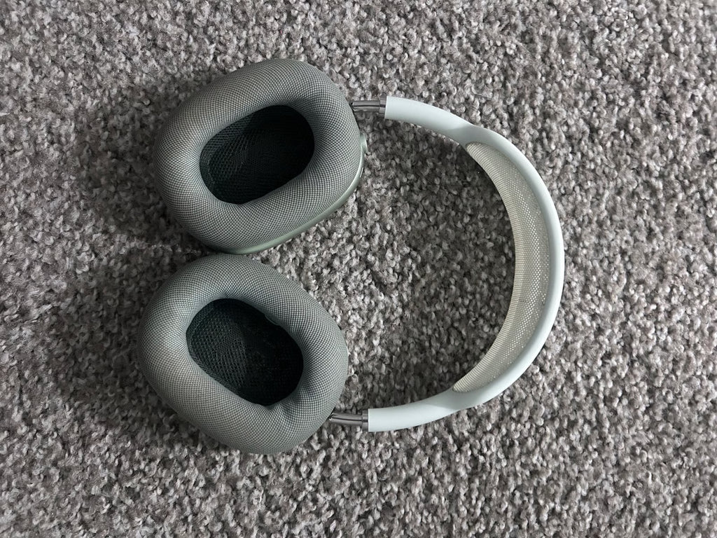 Apple AirPods Max with Smart Case in Green 6A82