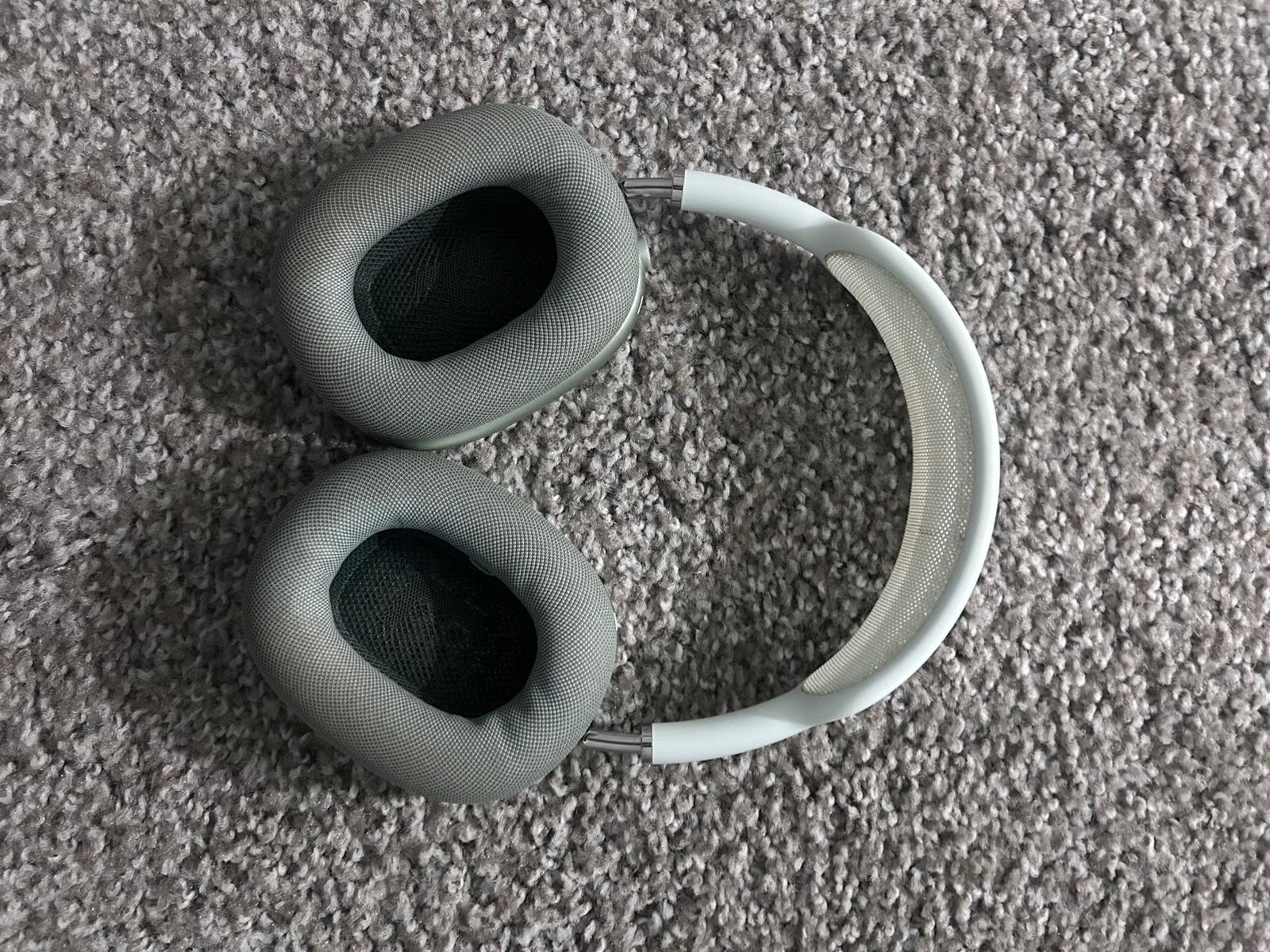 Apple AirPods Max with Smart Case in Green 6A82