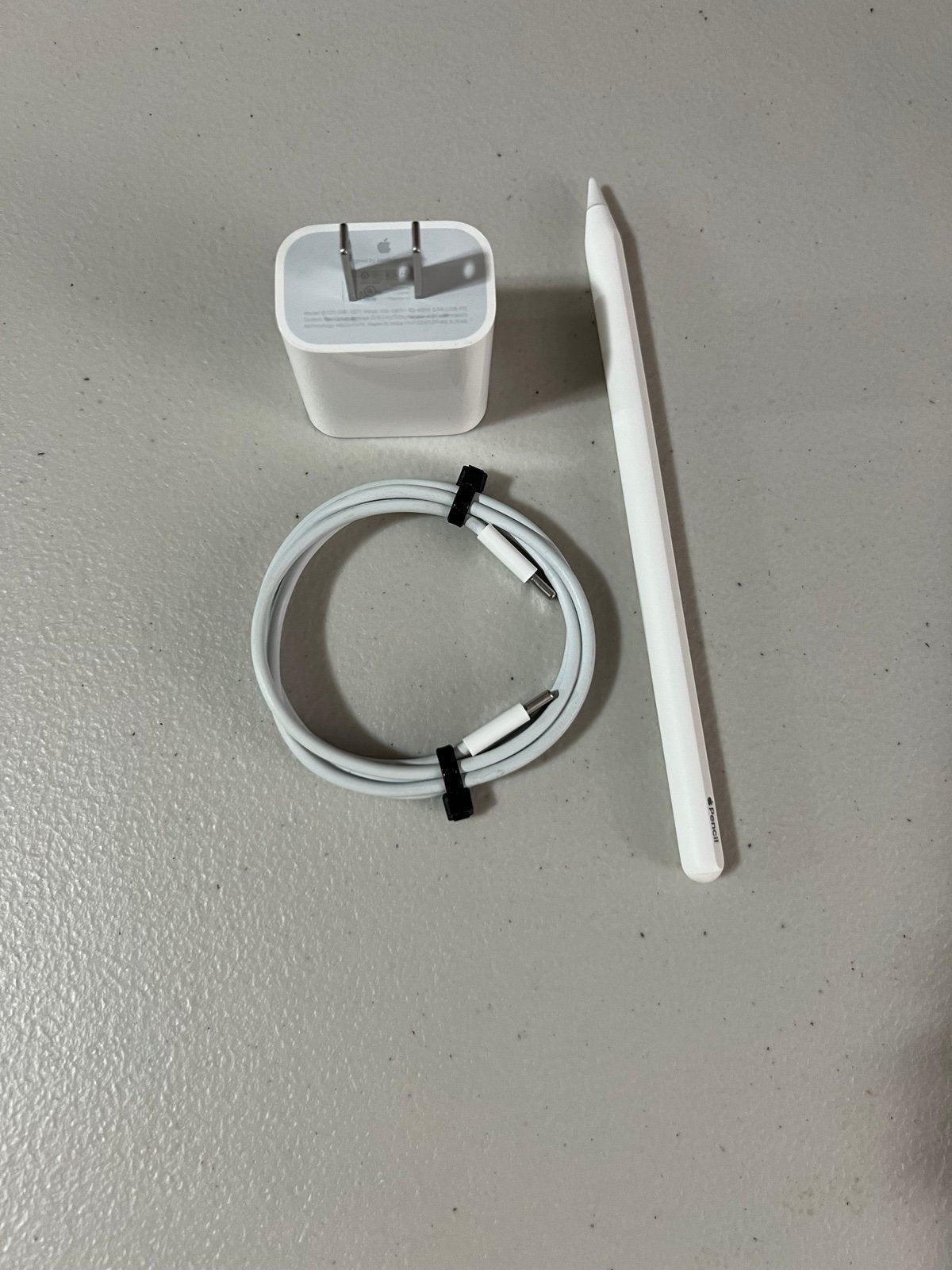 Apple iPad Pro 2nd Generation 128 GB in Silver 11-inch Celluar (Unlocked) 8J57