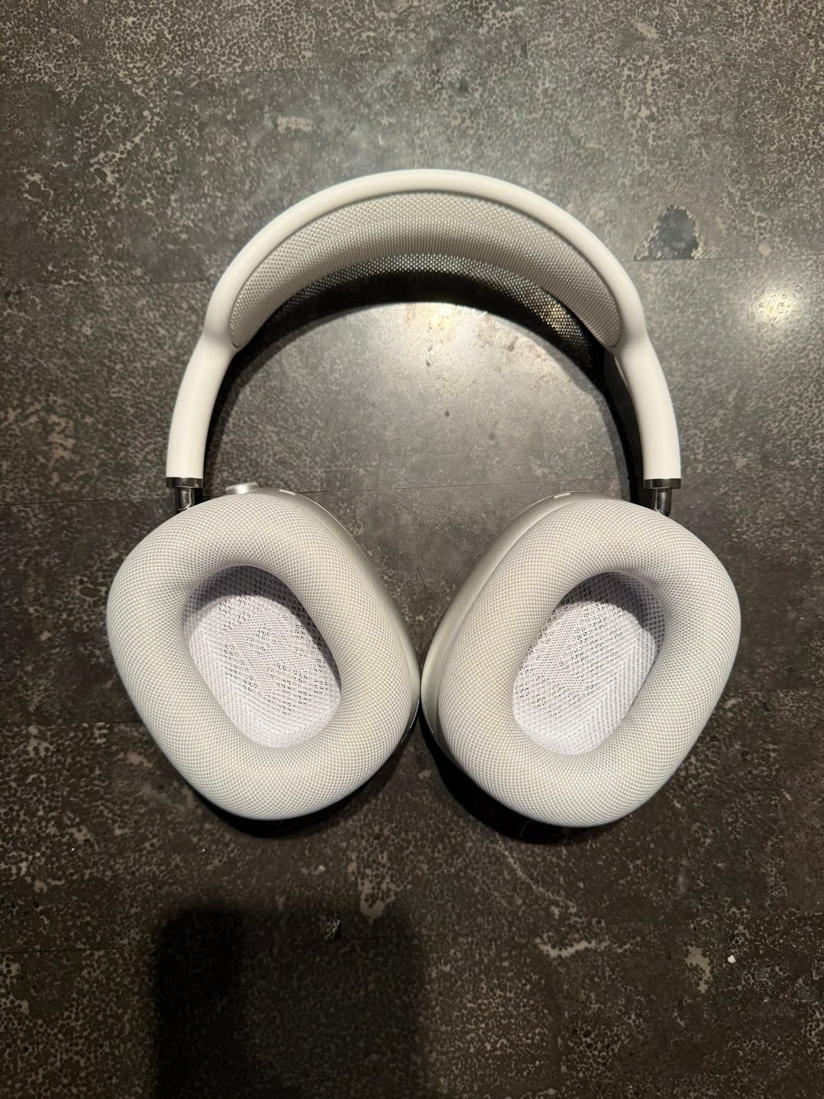 AirPods Max Silver (1st Generation) 6H16