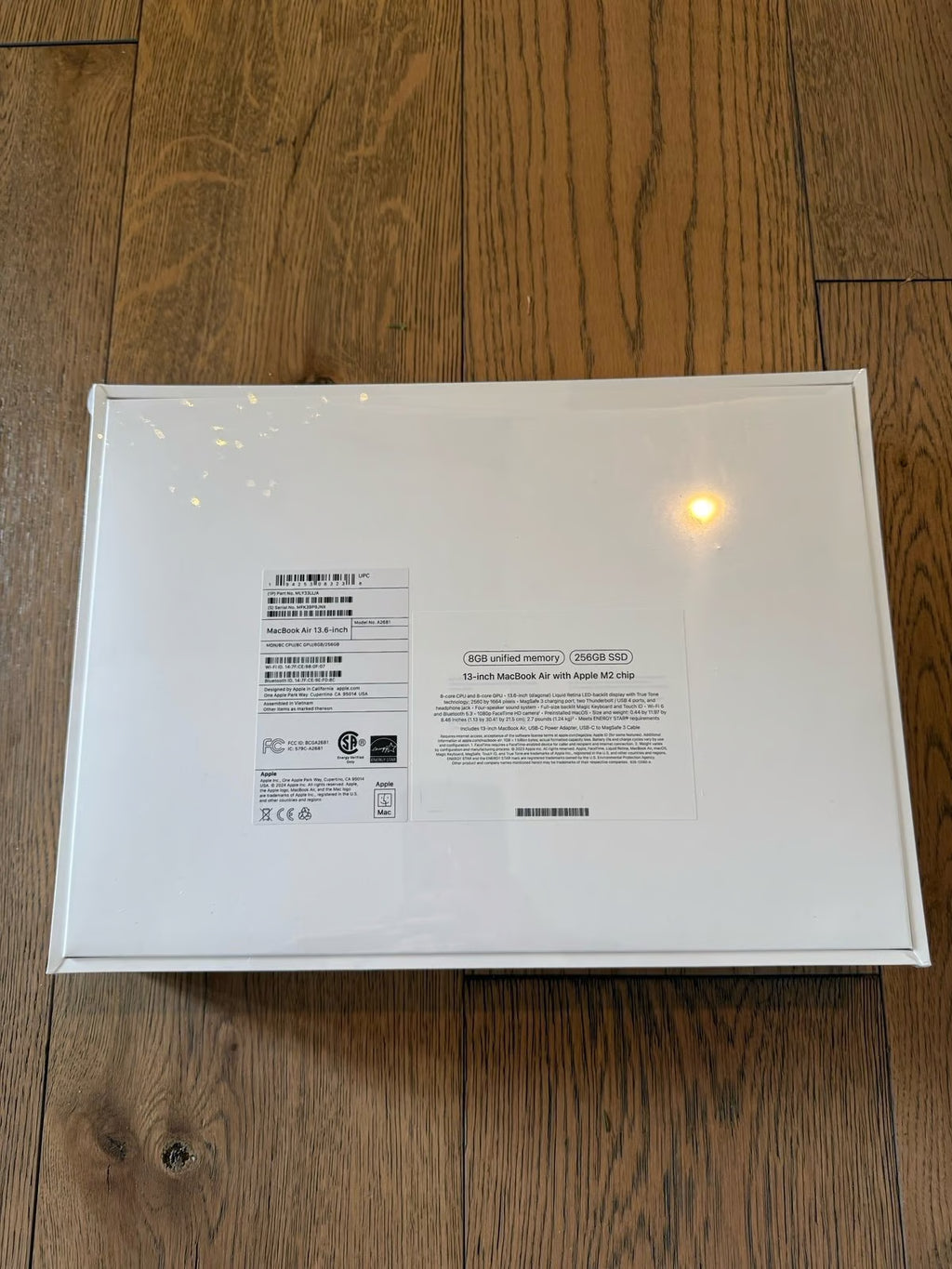 Apple 2022 MacBook Air Laptop with M2 chip 8GB/256GB/M2 - Brand New 9Y51