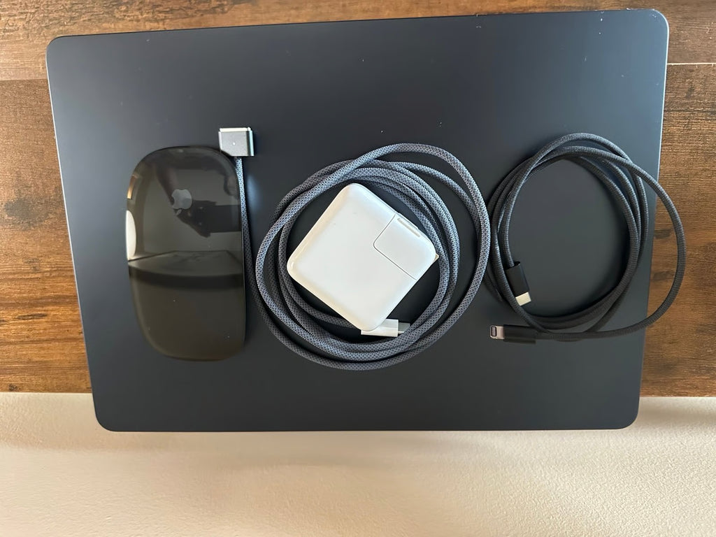 Macbook Air M2 13in 256GB SSD Storage midnight and Magic Mouse 8O87