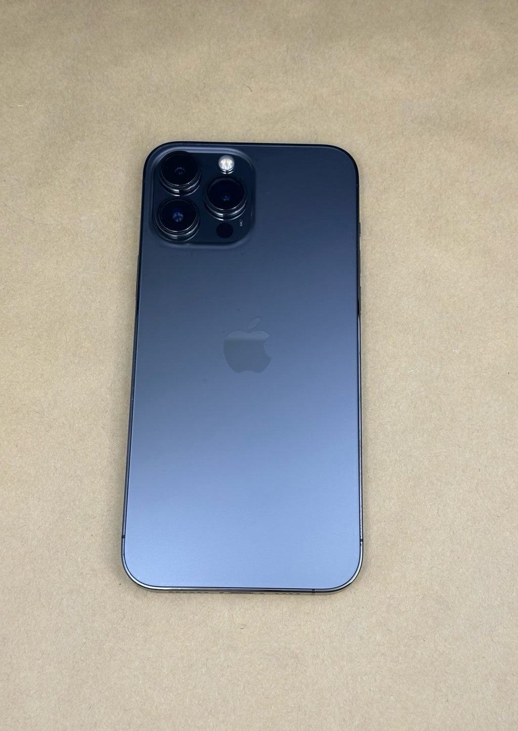 Apple iPhone 13 Pro Max 128gb unlocked in gray - Damaged 8V97