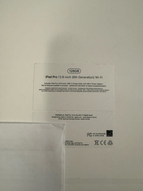 Apple iPad Pro 6th Generation - 12.9 inch (128 GB) with Magic Keyboard 2Q67