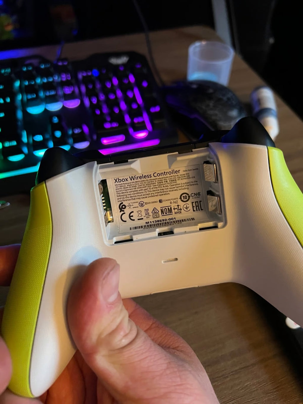 Xbox Series X + controllers 3V25