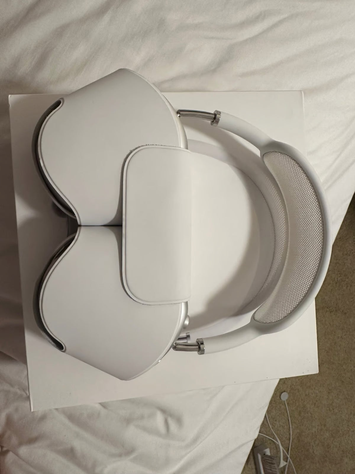 Apple AirPods Max in Silver 2A52