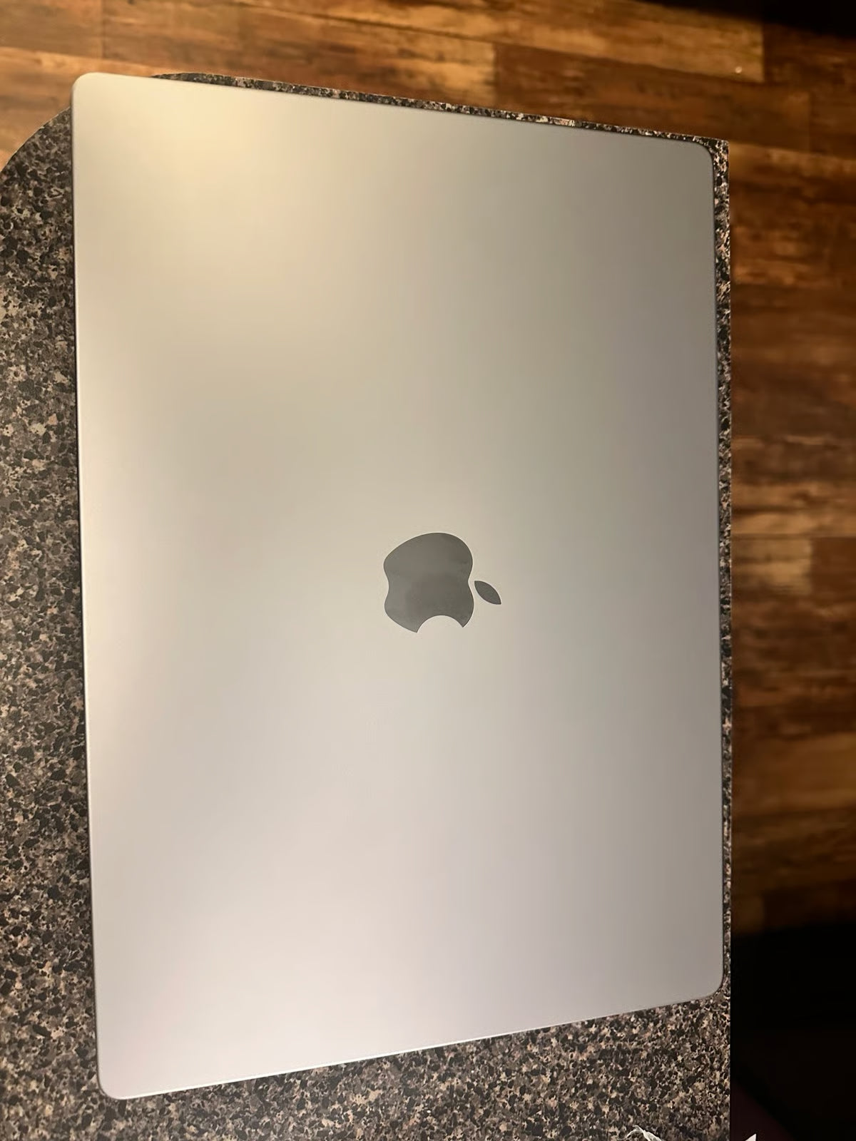 Apple Macbook Pro 16in.  M1 Max 3.2 GHz  1TB SSD 9V77