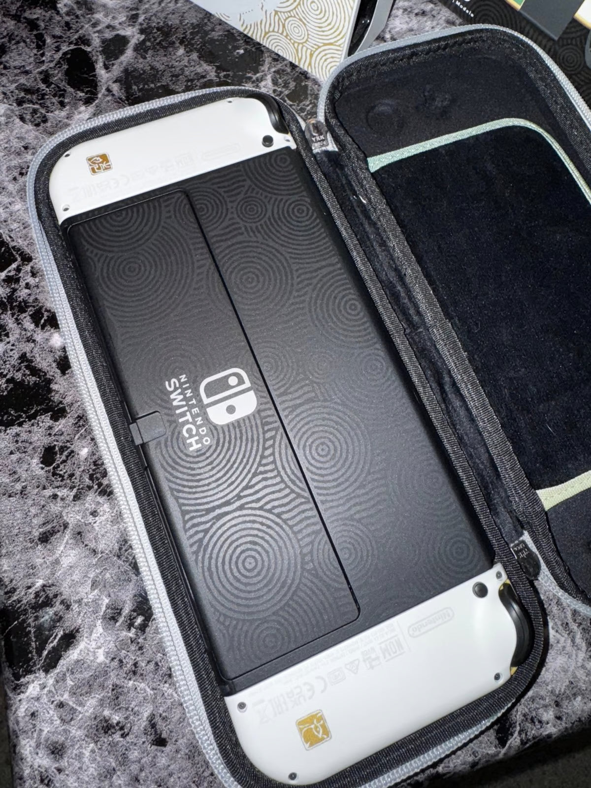 Nintendo Switch - Zelda TOK Edition - OLED bundle 7M15