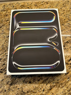 Apple iPad Pro 13 M4 Ultra Retina XDR Display 512GB Landscape 12MP New 3Q81