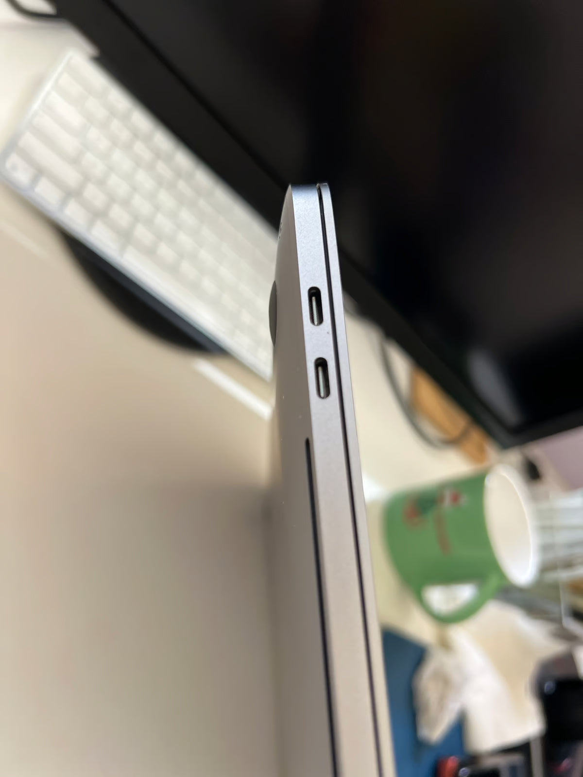 MacBook Pro 15inch corei9 Gray 8L26