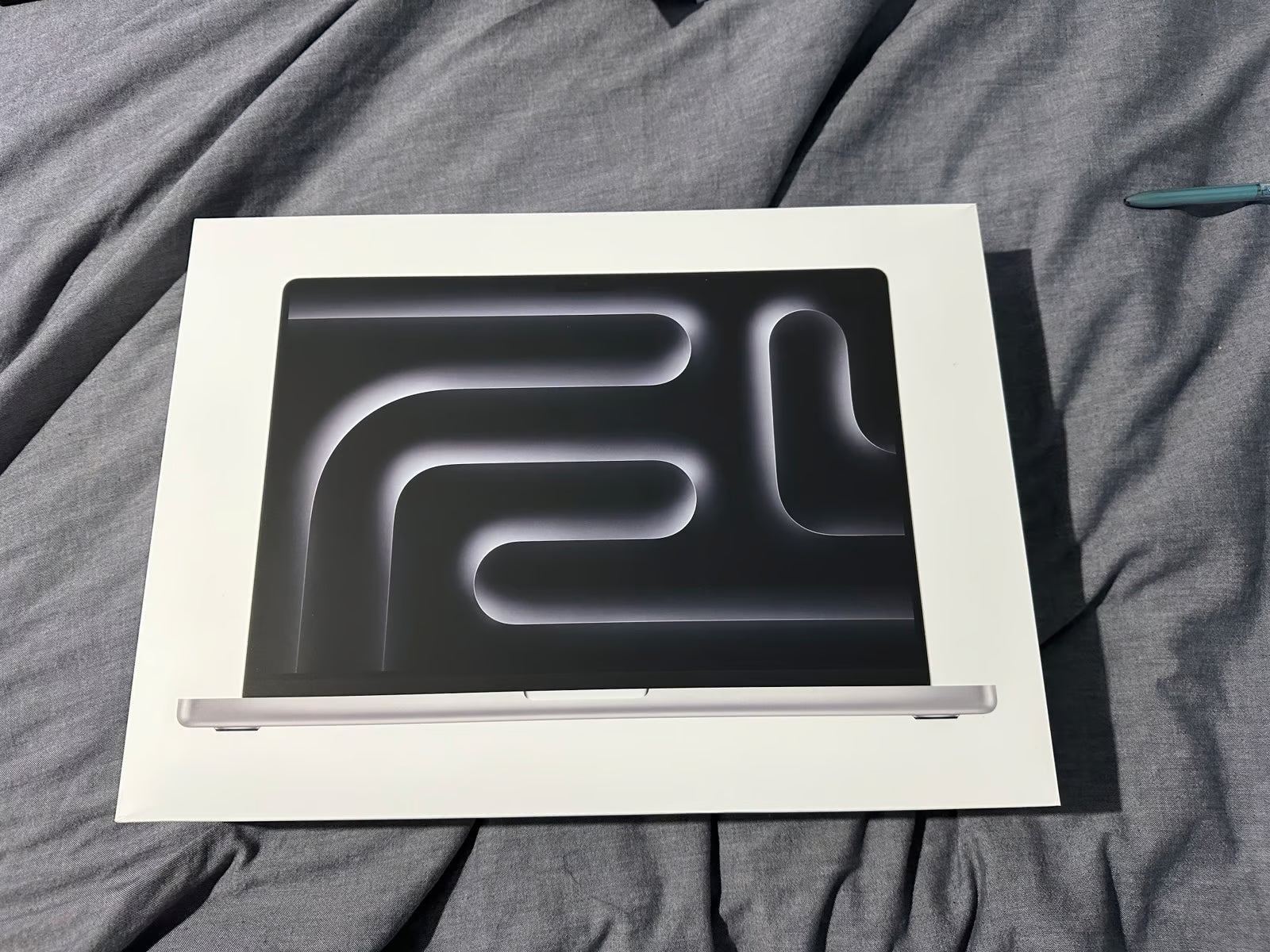 Apple - MacBook Pro 16"" Laptop - M3 Max chip Built for Apple Intelligence 7Y51