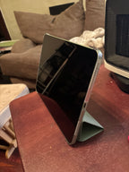 iPad Air Wi-Fi 64GB - Green (4th Generation) with case UNLOCKED 8L22