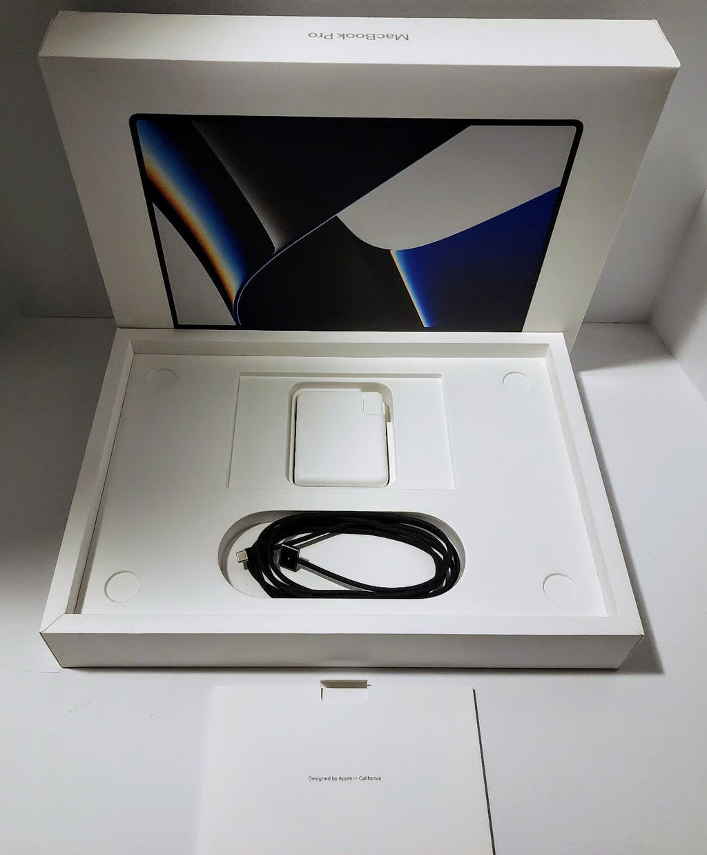 16in Macbook M1 Pro 5P11