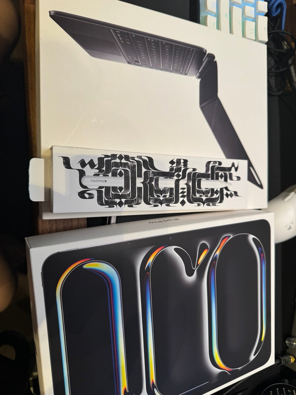 Apple iPad Pro 11 M4 2024 1TB with Apple Pencil Pro and Magic Keyboard 7O31