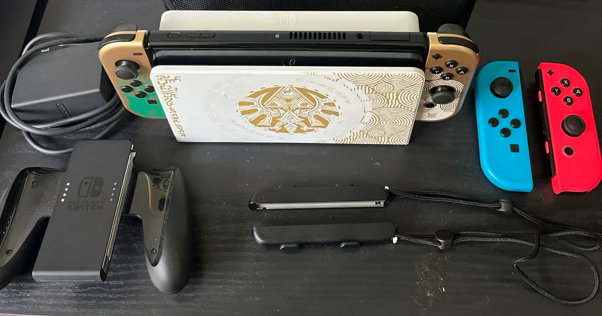 Special Edition Zelda Tears of the Kingdom Nintendo switch OLED w/ extra JoyCons 1W16