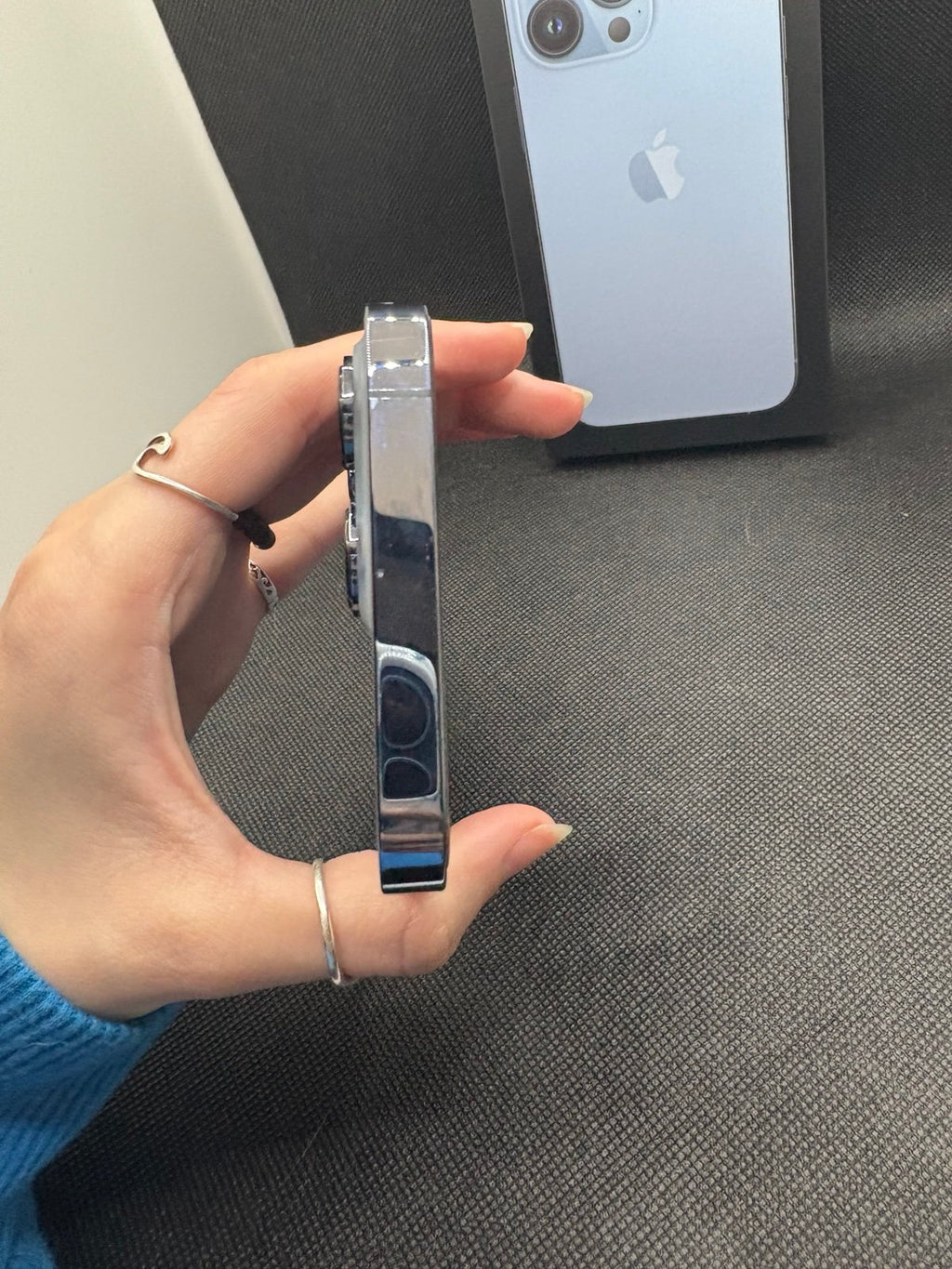 iPhone 13 pro unlocked Serria Blue 5H29