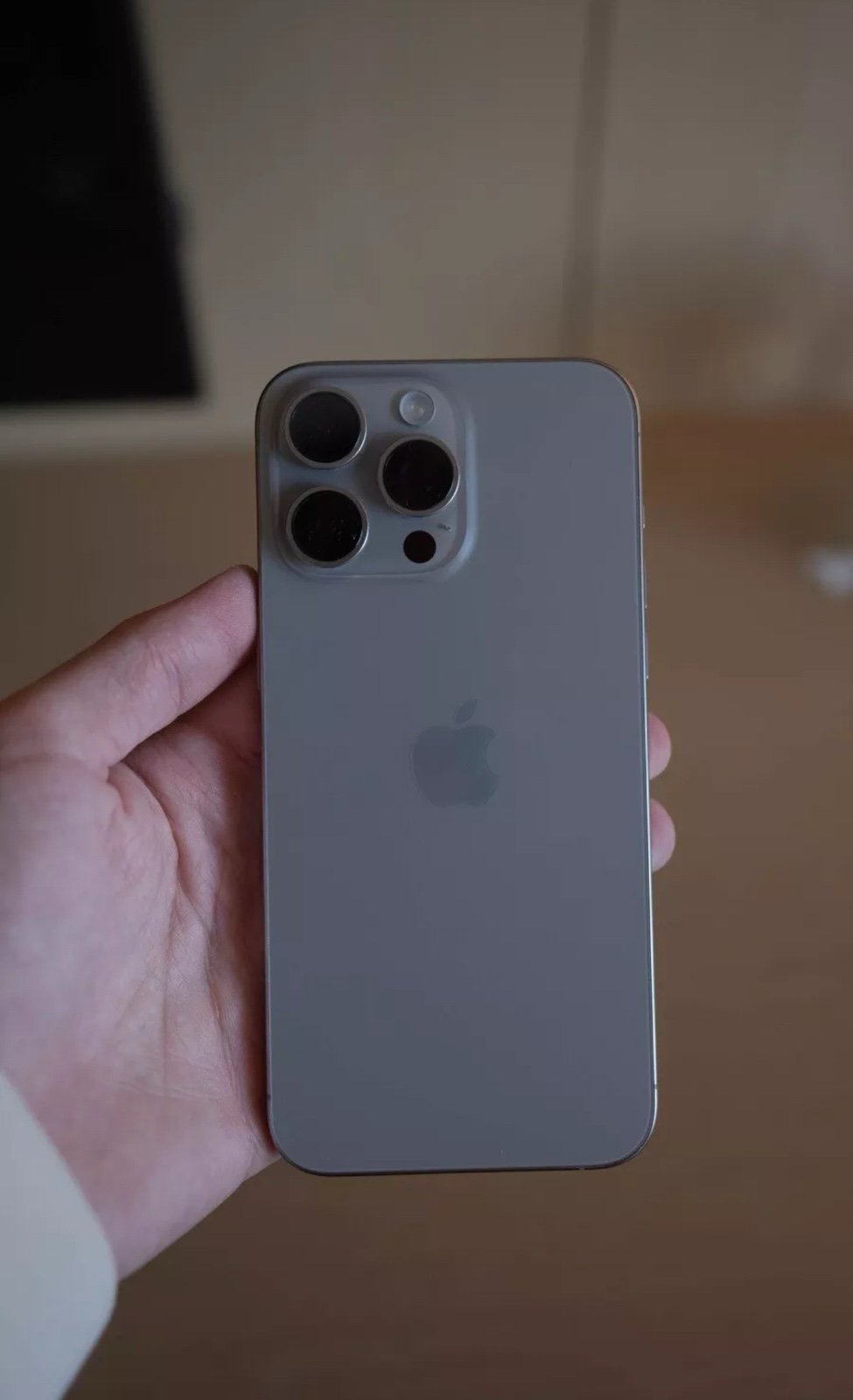 Apple iPhone 16 Pro Max 512GB natural Titanium unlocked 1H19